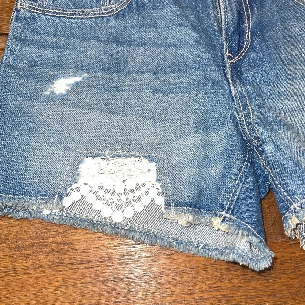 New Old Navy Embroidered Distressed Hem Jean Shorts Sz 10